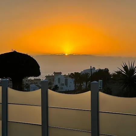 Lägenhet Relaxing Ocean View, Spacious Art With Large Terrace, Near Beaches