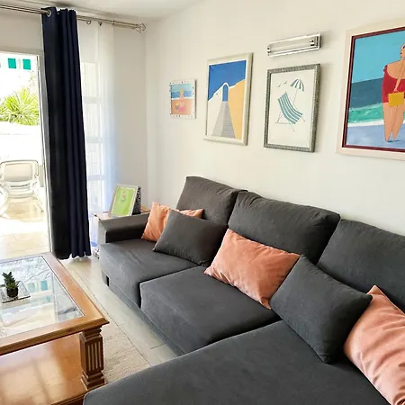Relaxing Ocean View, Spacious Art With Large Terrace, Near Beaches Lägenhet *